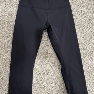 Lululemon Wunder Under Capri leggings